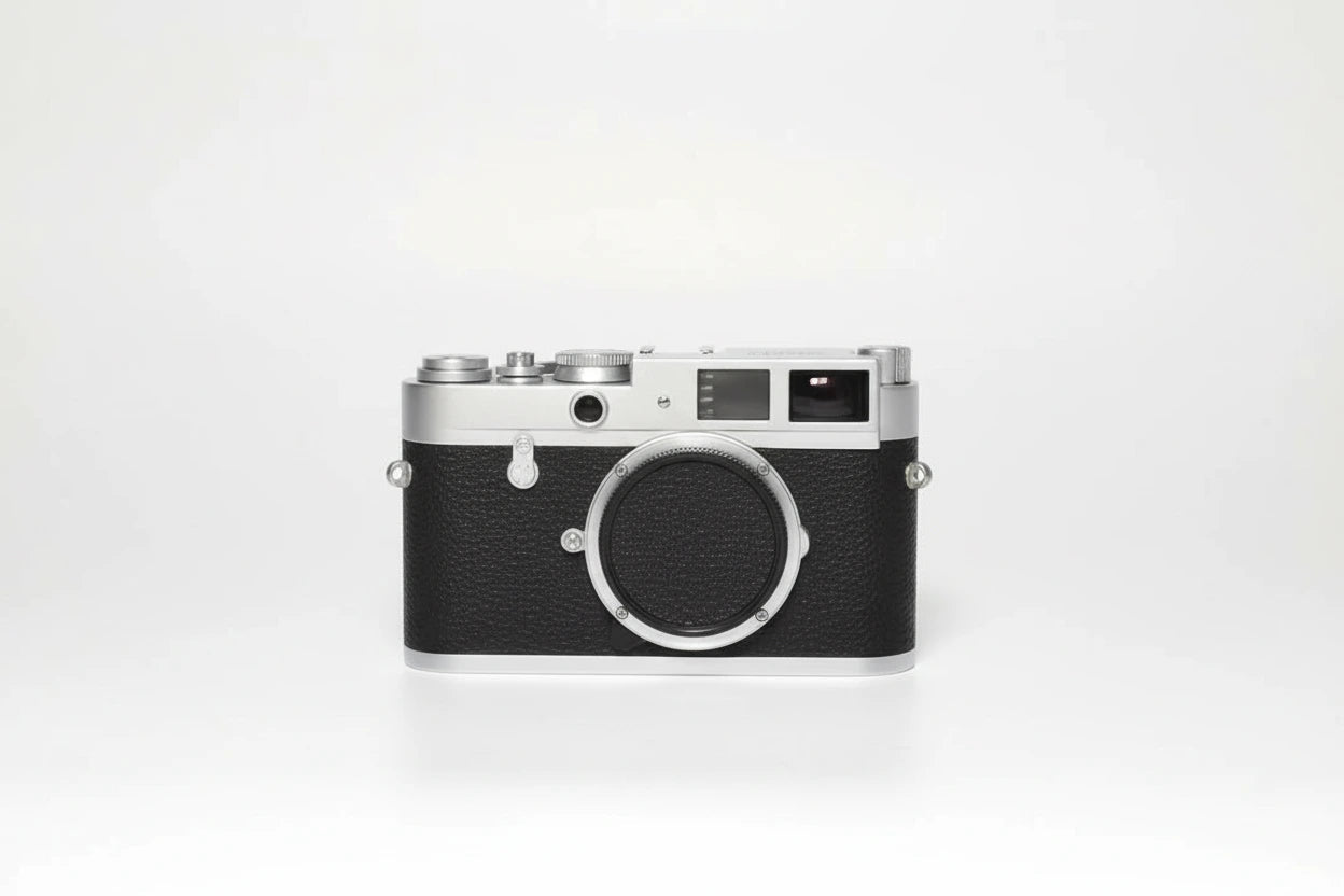 Camera telemetro digital Leica M11-P prata cromada 20214 camera black