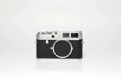 Camera telemetro digital Leica M11-P prata cromada 20214 camera black