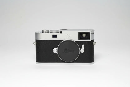 Camera telemetro digital Leica M11-P prata cromada 20214 camera black